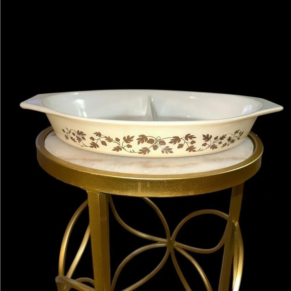 Vintage Pyrex 1.5 Quart Divided Casserole Dish-Golden Ivy Metallic Vine Pattern
